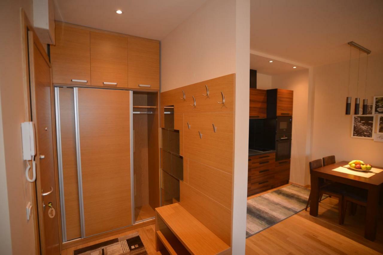 Raj Apartment ซลาตีบอร์ ภายนอก รูปภาพ